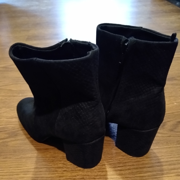 Black Old Navy Boots - Picture 2 of 4